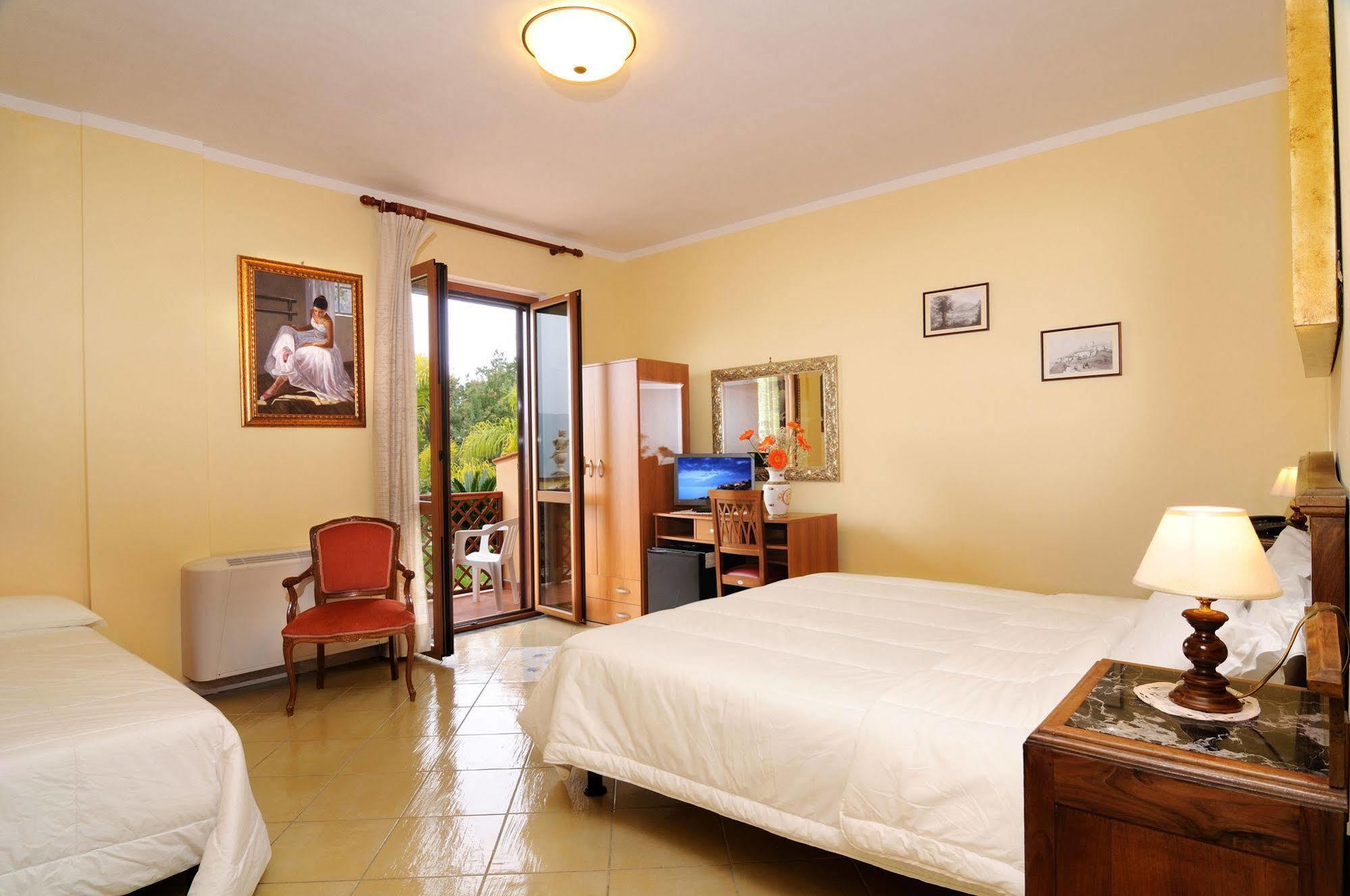 Hotel Villa La Colombaia Agropoli Extérieur photo